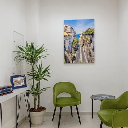 לינה וארוחת בוקר Gargiulofamily 4*